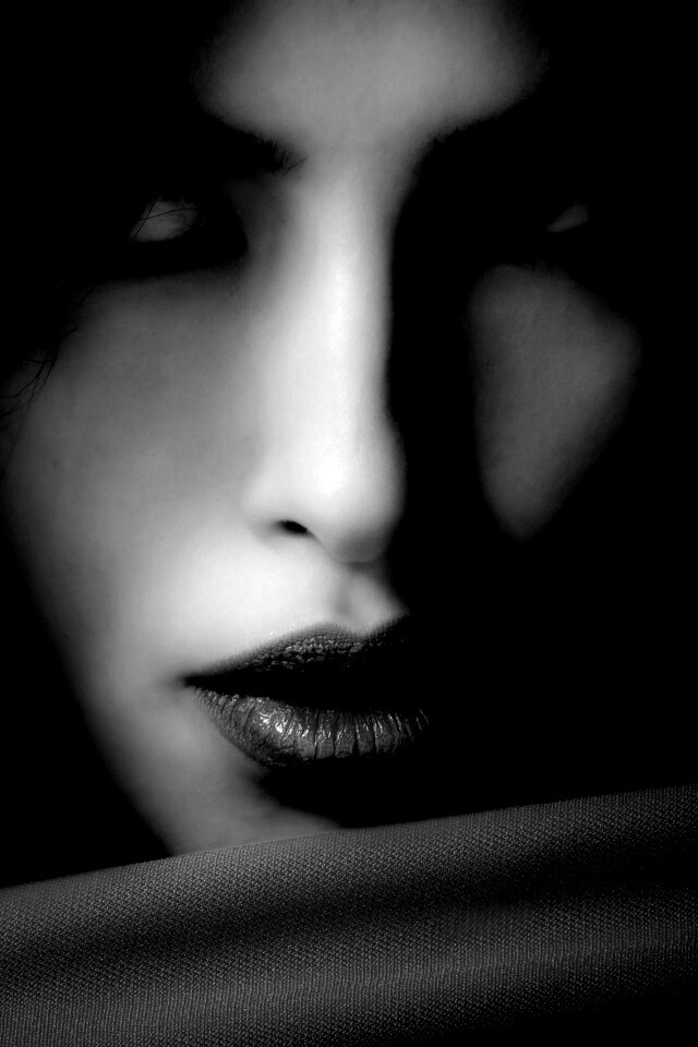 Женский взгляд обои