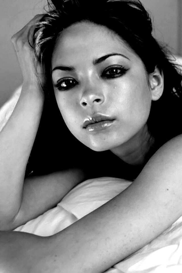 Кристин Кройк на кровати обои