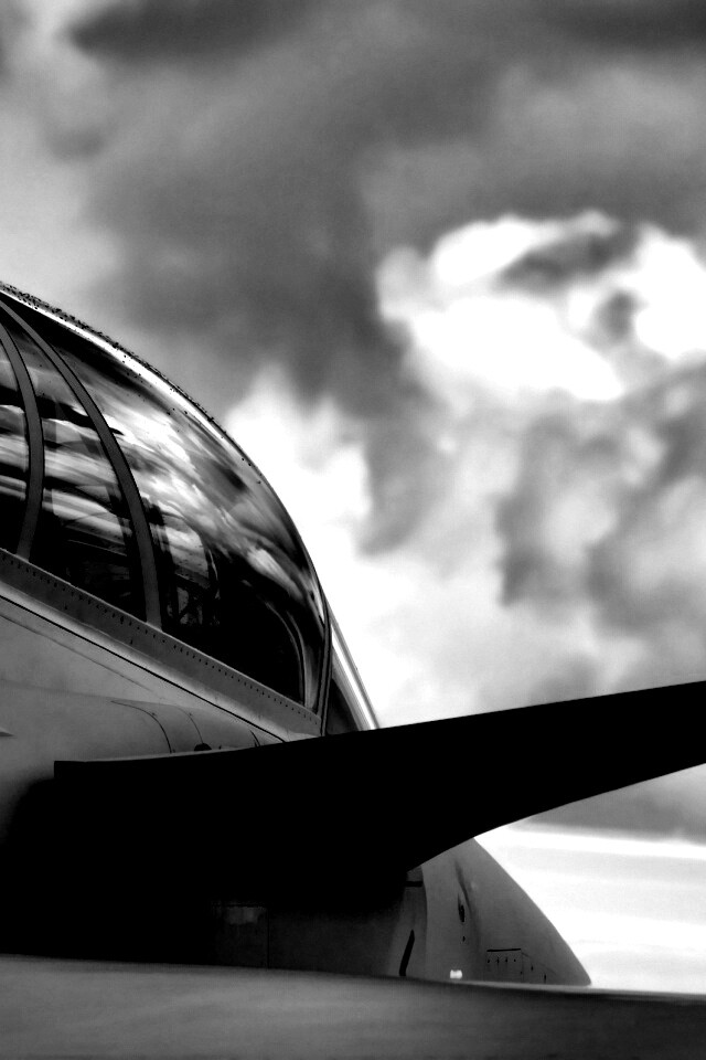 С крыла истребителя обои