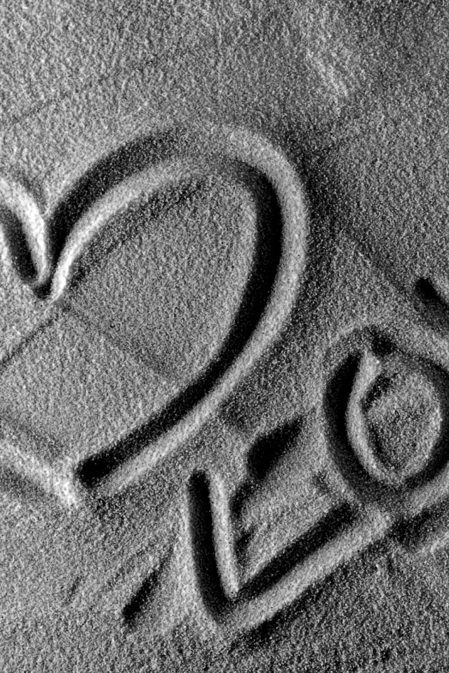 Любовь на песке обои