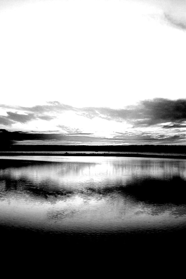 Закат над озером обои