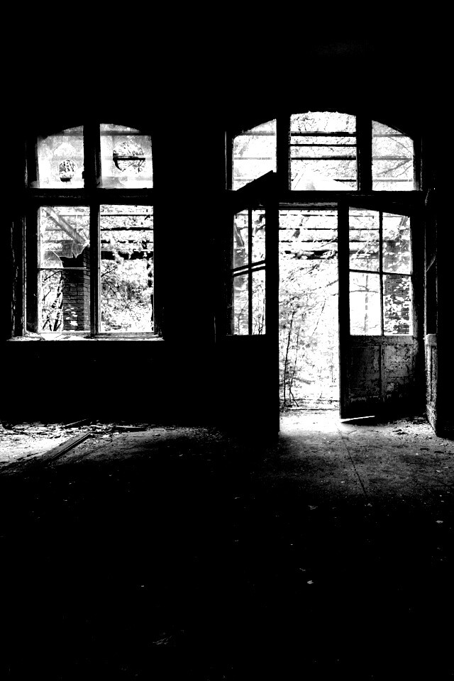 Комната в заброшенном здании обои