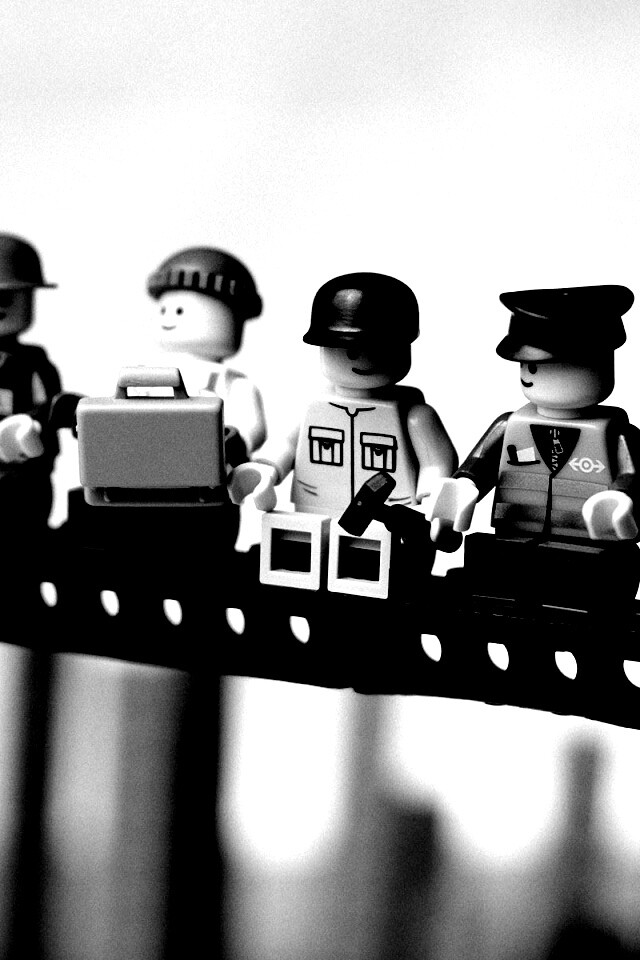 Lego строители обедают на балке обои