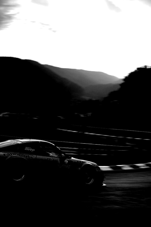 Гоночная трасса в горах и Порше обои