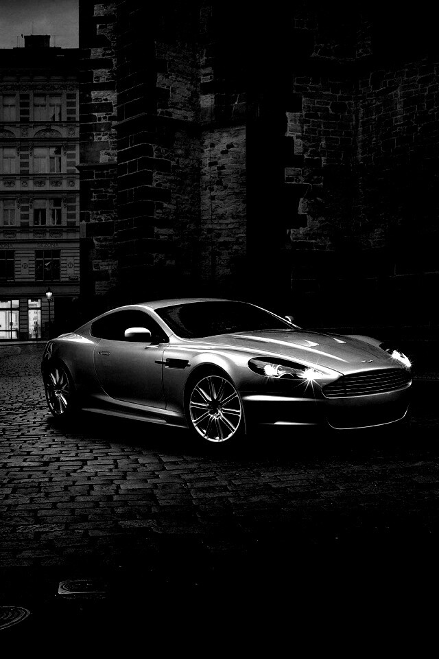 Серебристый Aston Martin обои