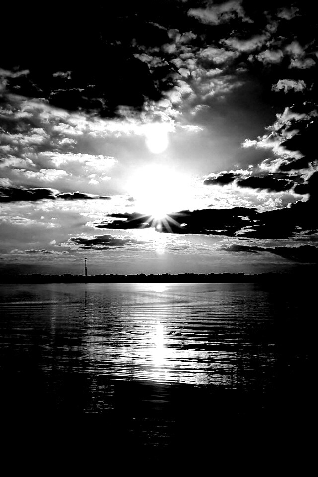 Закат над озером обои