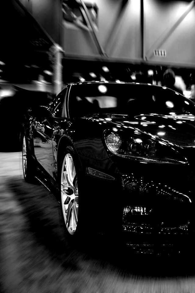 Машина на выставке обои