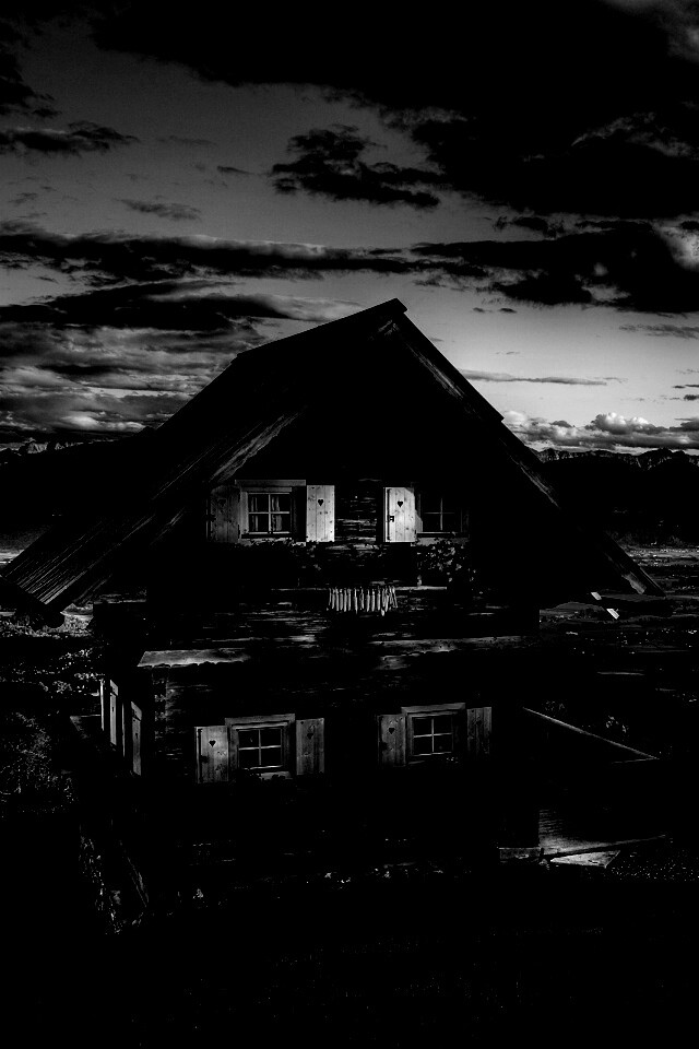 Старенький дом в Австрии обои