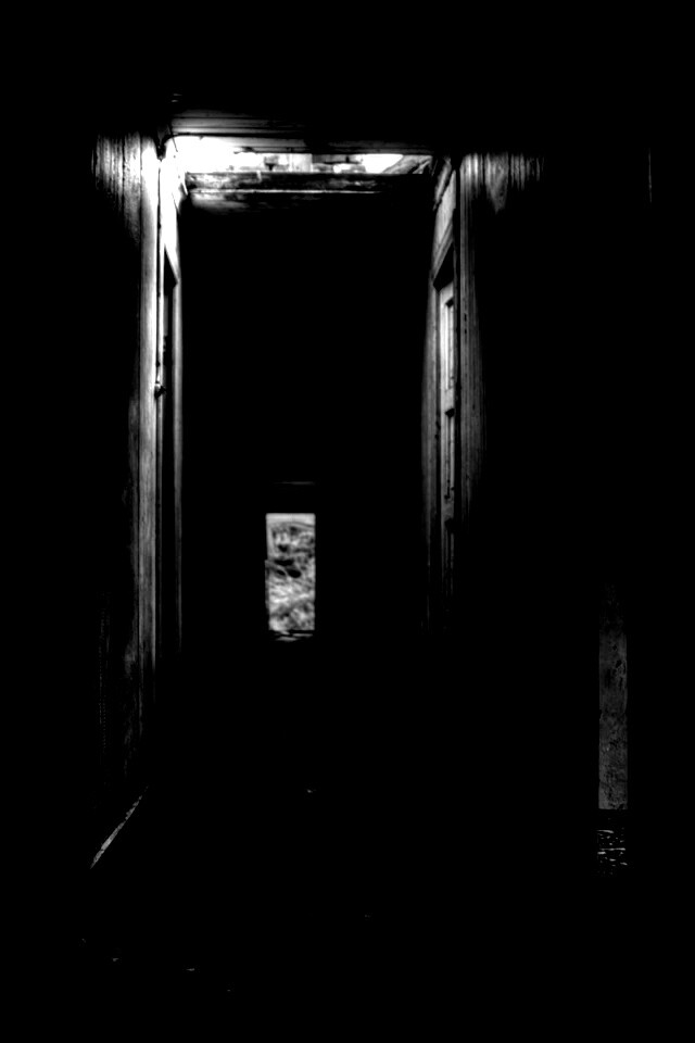 Страшный коридор обои