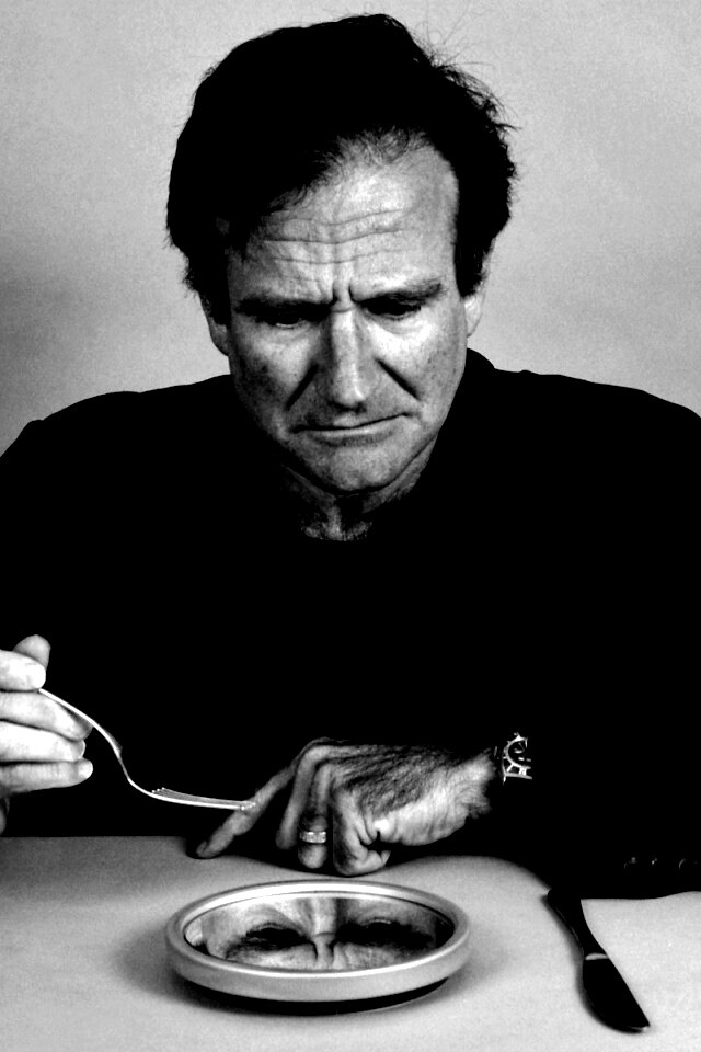 Робин Уильямс перед зеркалом обои