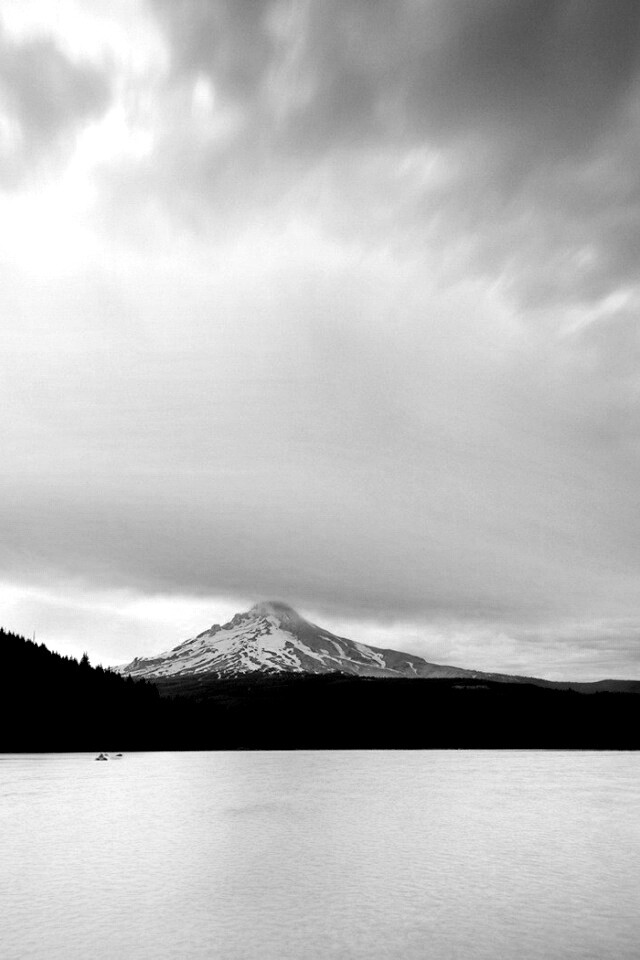 Закат над горой обои