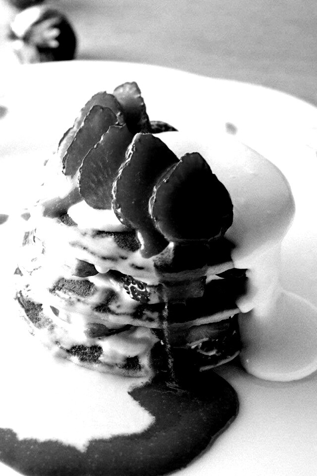 Блинчики с клубникой обои