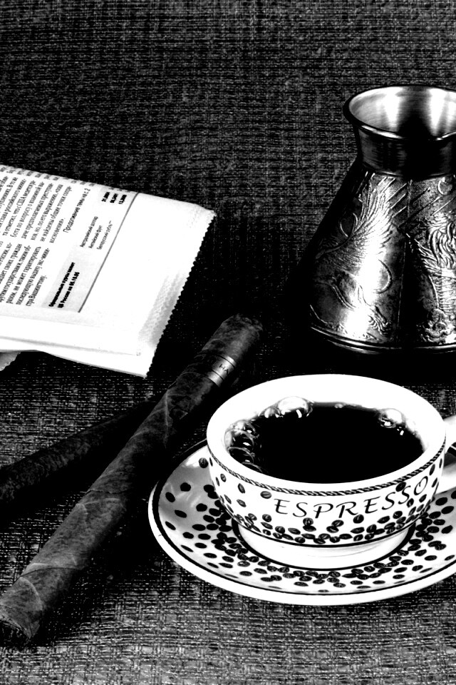 Утренний кофе, газета и сигары обои