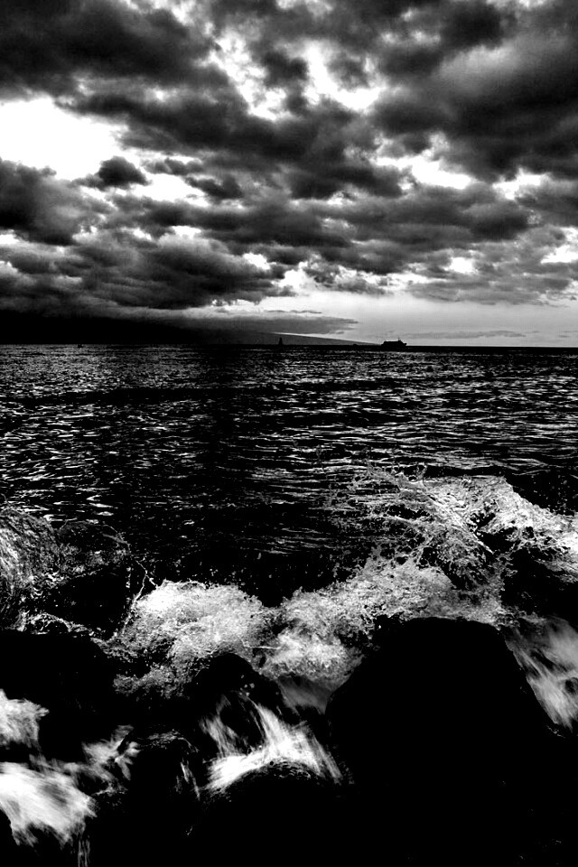 Неспокойно синее море.. обои