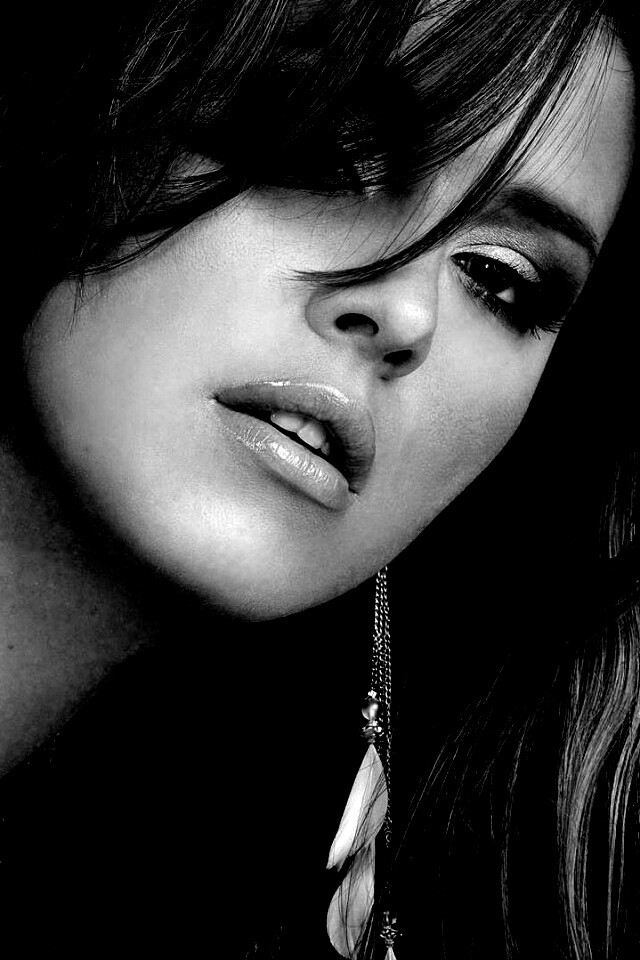 Брюнетка обои