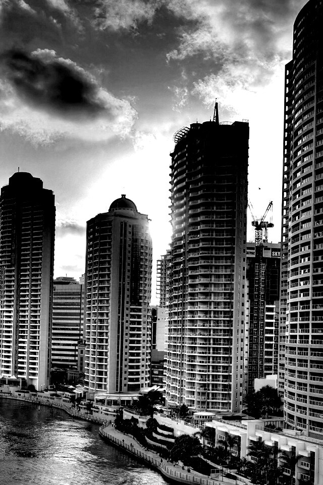 Город на берегу обои