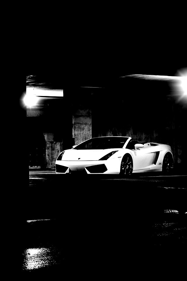 Ламборджини на подземной парковке обои