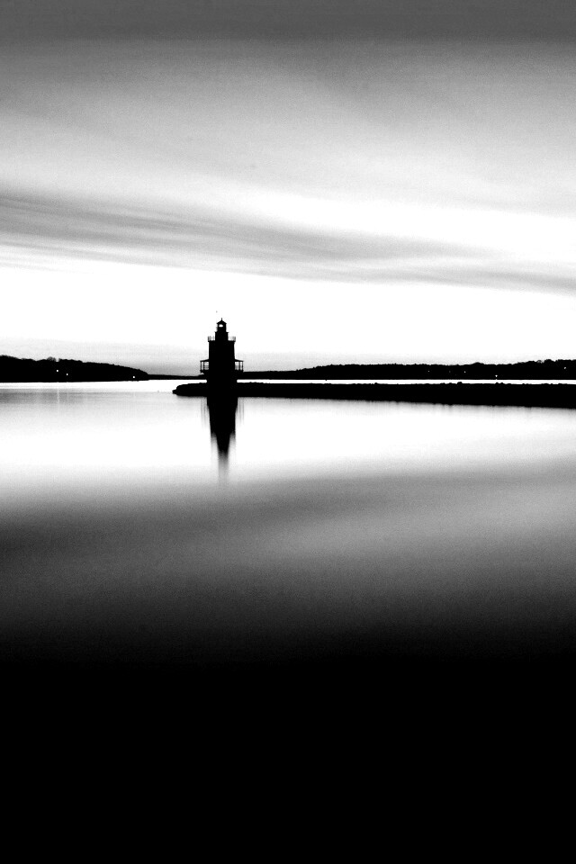 Маяк и его отражение обои