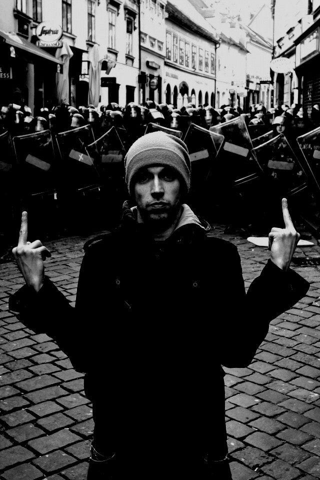 Против системы обои