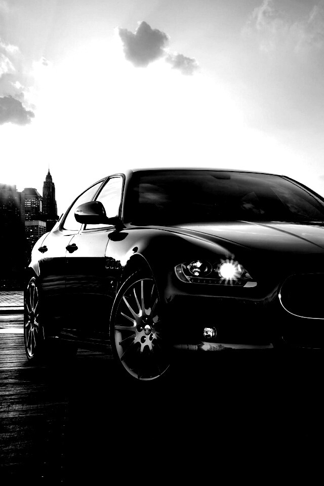 Черная мазерати на пирсе обои