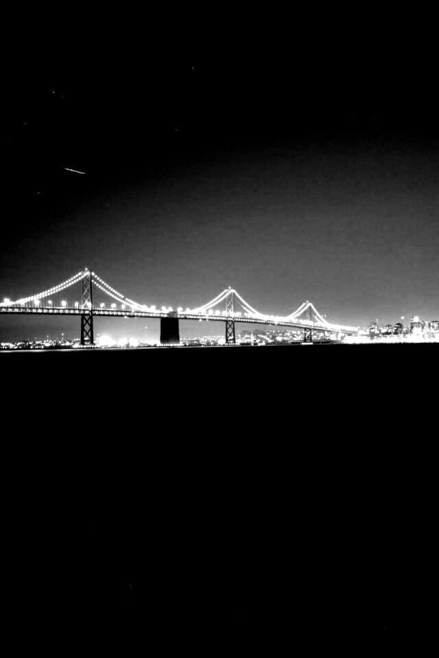 Вид на ночной мост обои