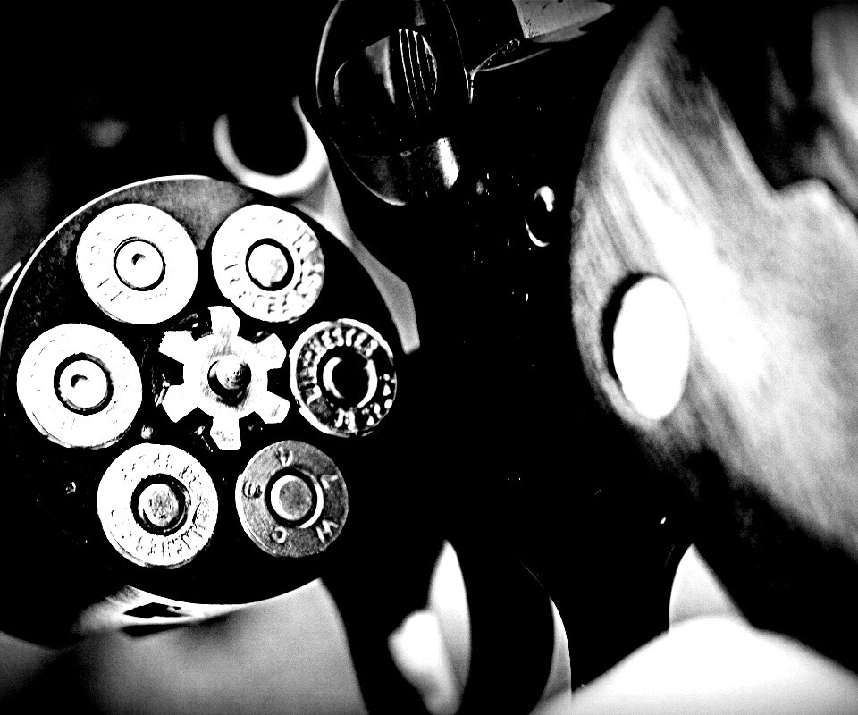 Револьвер обои