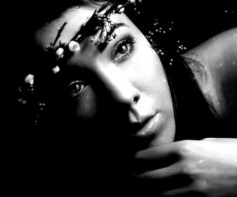 Девушка в венке обои