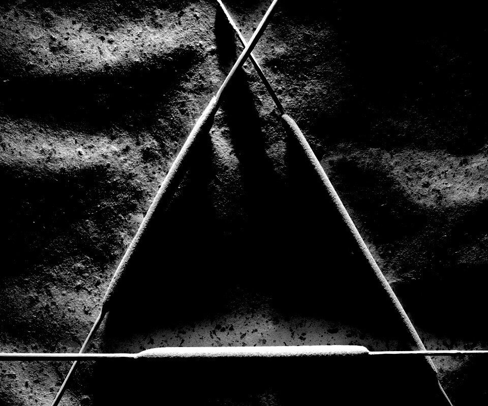 Треугольник из палочек обои