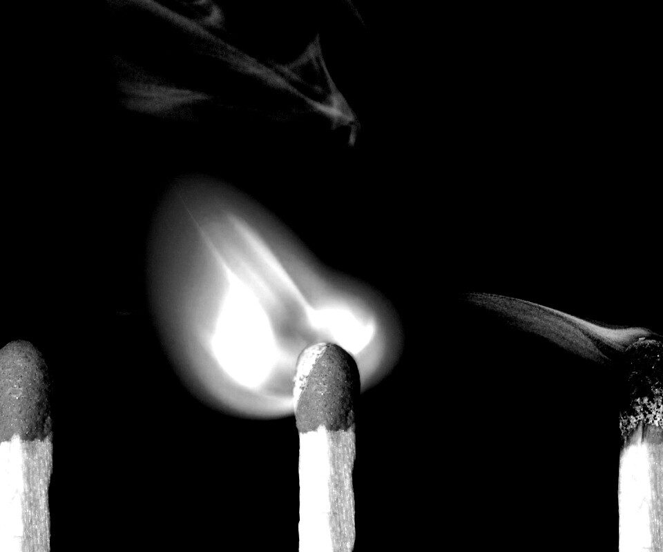 Три состояния спички обои