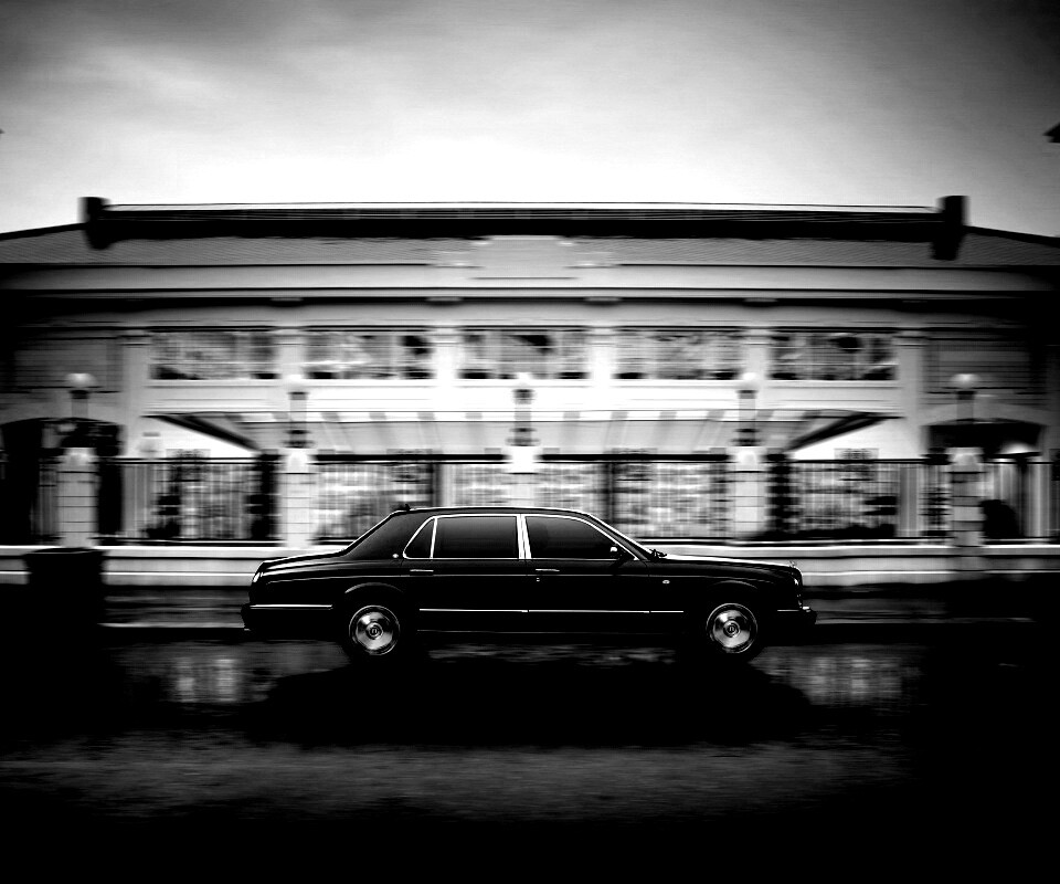 Бентли в городе обои