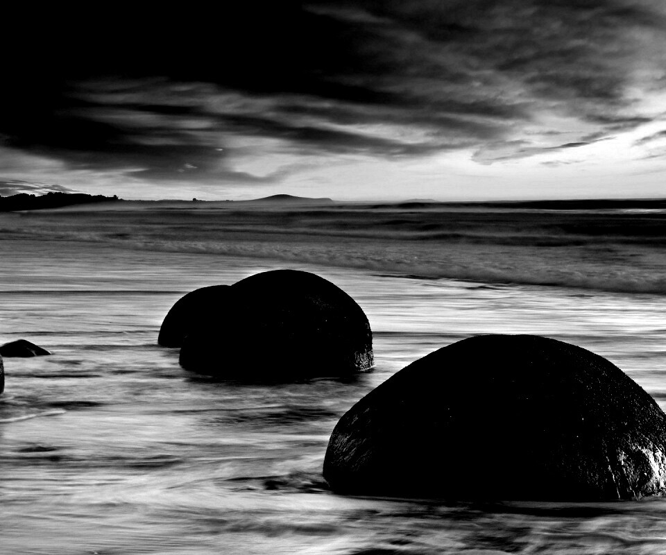 Камни в морском прибое обои