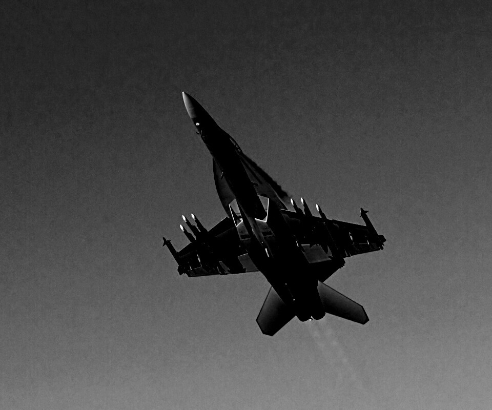 Черынй истребитель обои