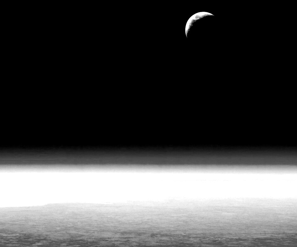 Луна над горизонтом обои
