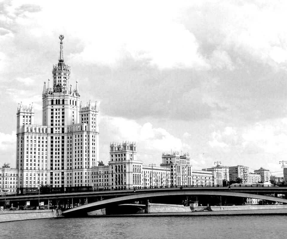 Высотка на Котельнической набережной обои