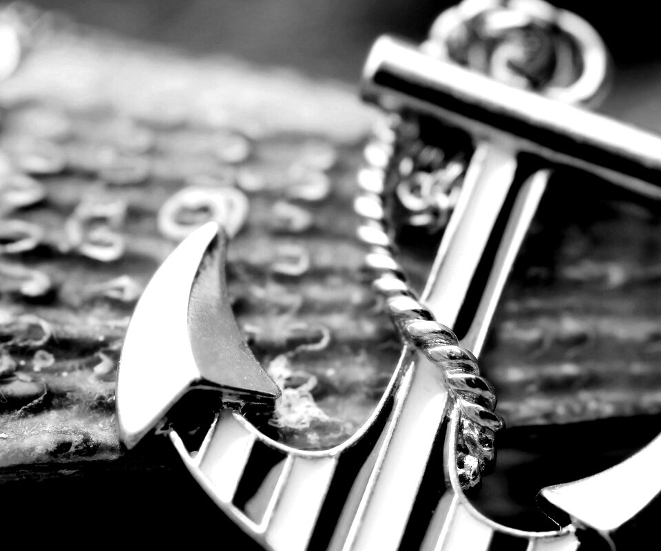 Кулон в виде якоря обои