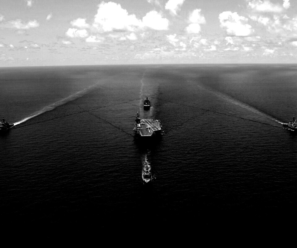 Авианосец с эскортом обои