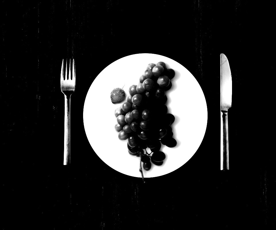 Виноград с клубникой обои