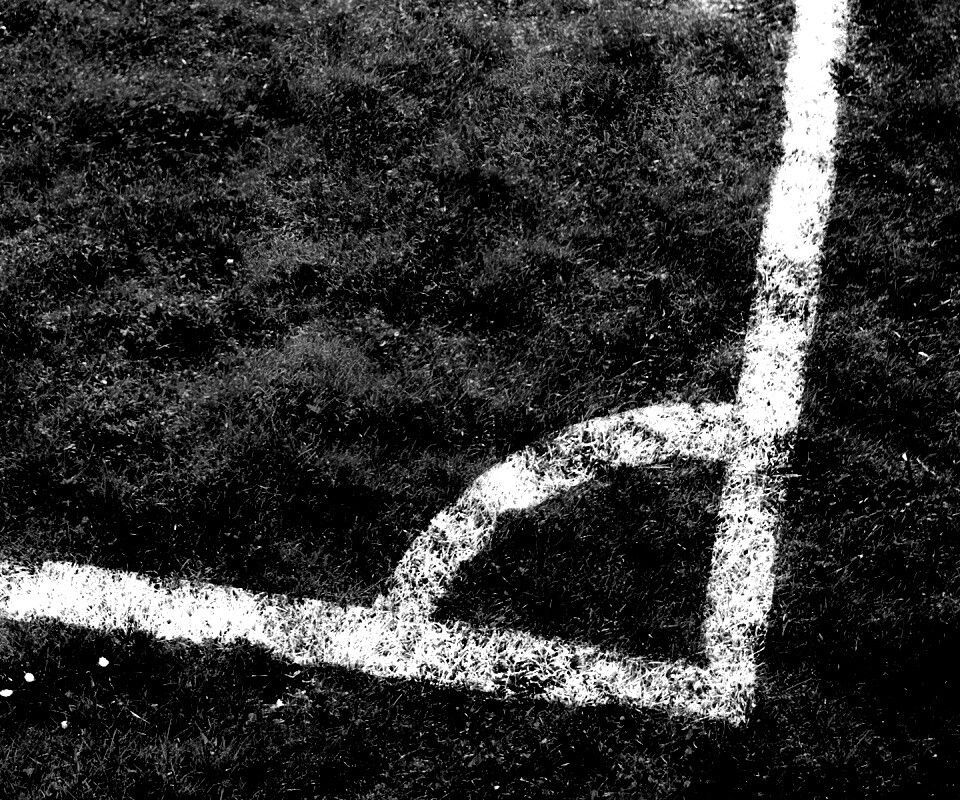 Угол футбольного поля обои