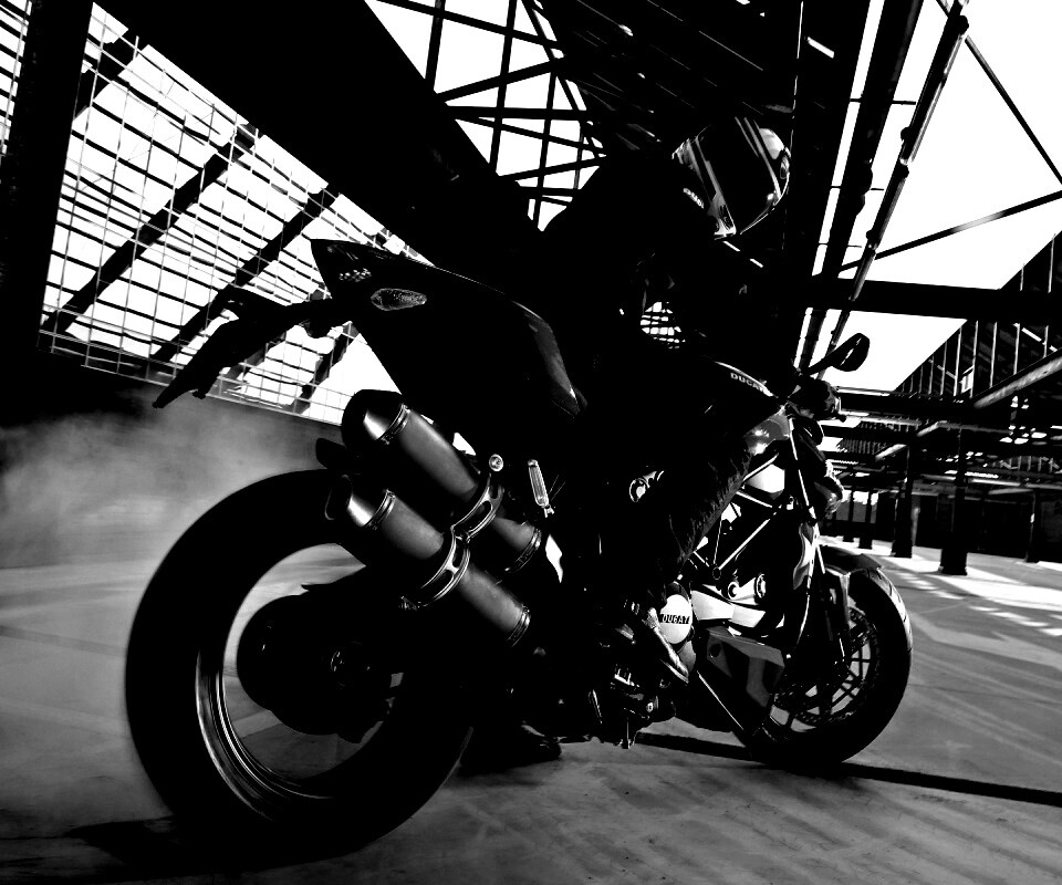 Пробуксовка на мотоцикле обои