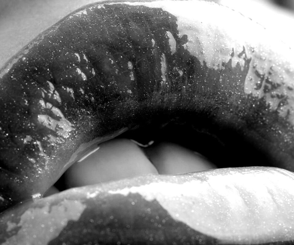 Губы с блеском обои