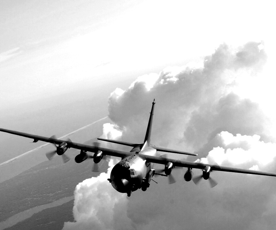 Самолет АС-130 обои