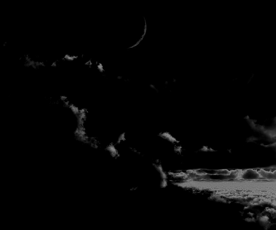 Закат и месяц над облаками обои