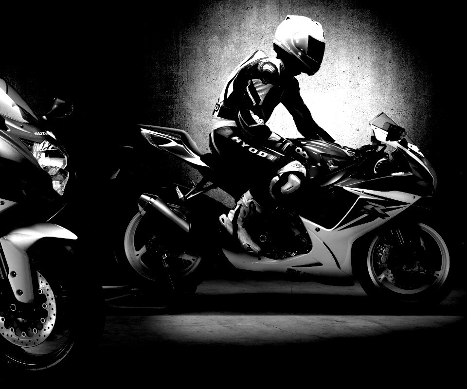 Suzuki и мотоциклист обои