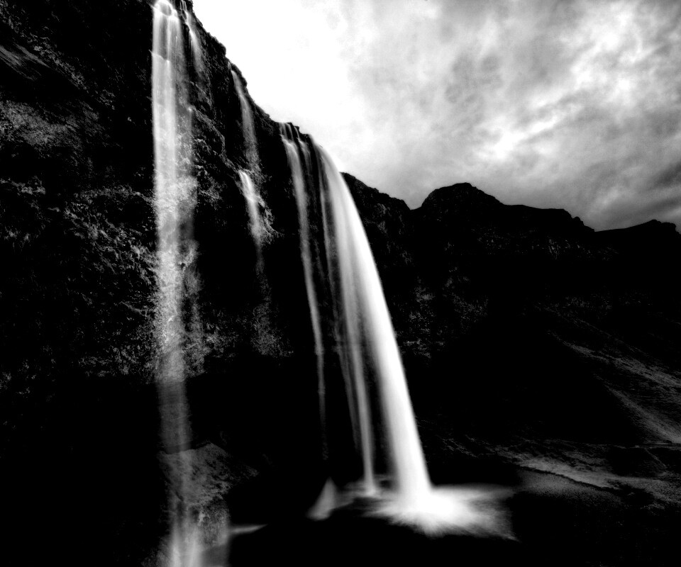 Нарисованный водопад обои