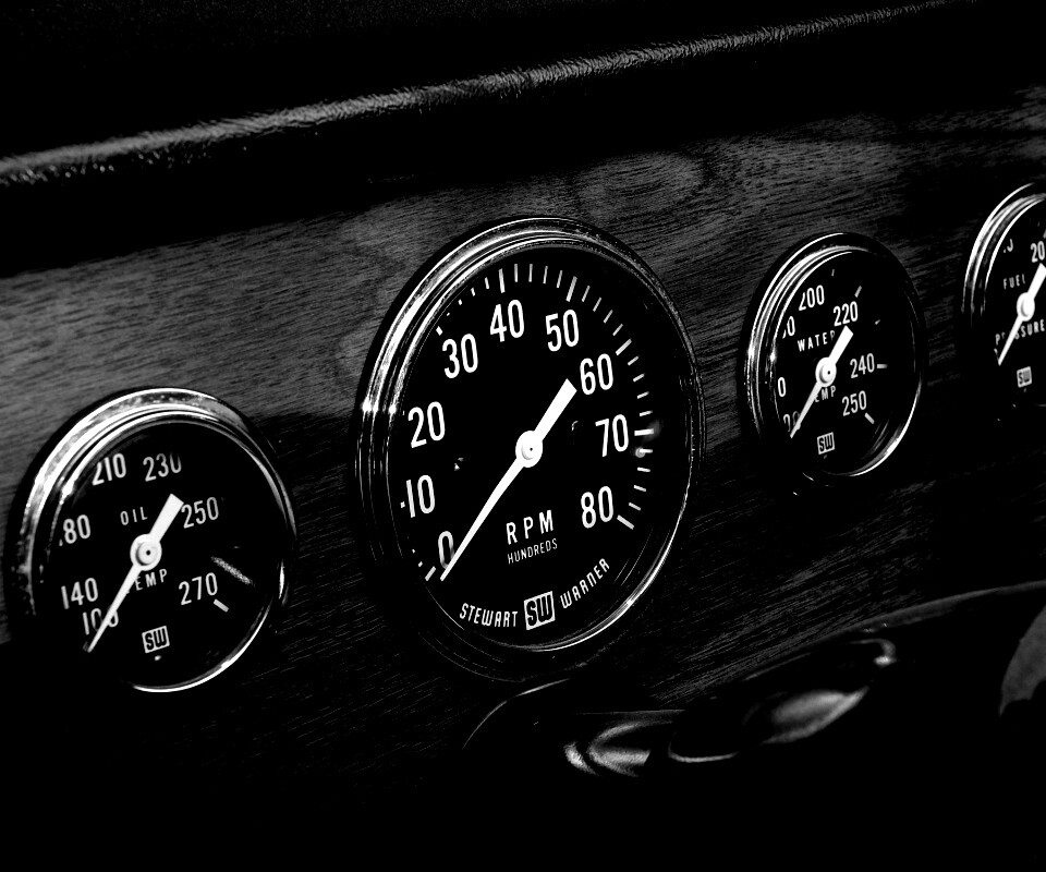 Приборная панель автомобиля Dodge обои