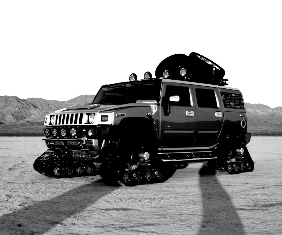 Hammer на гусеницах обои