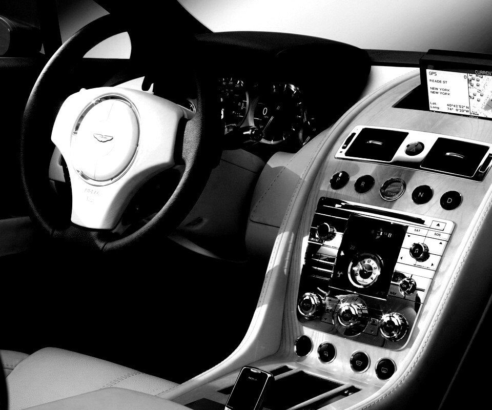 Салон Астон Мартина обои