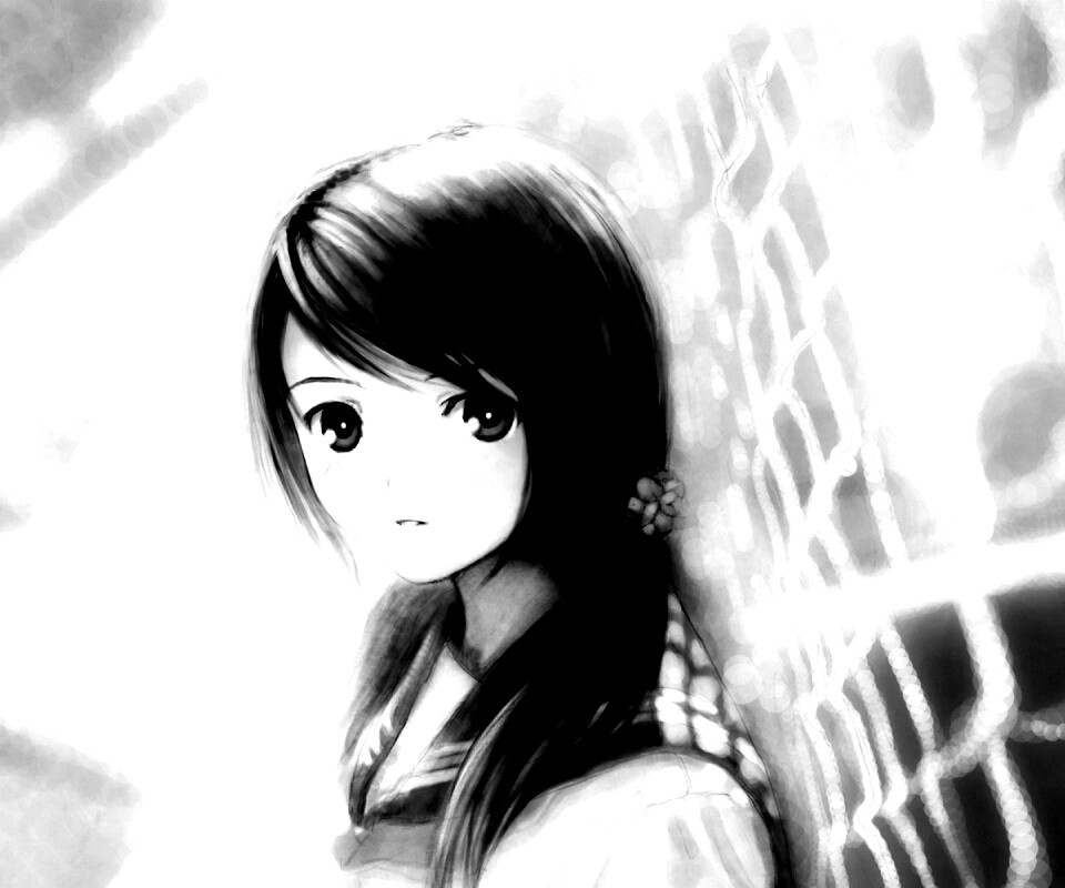 Девочка у сетчатого забора обои