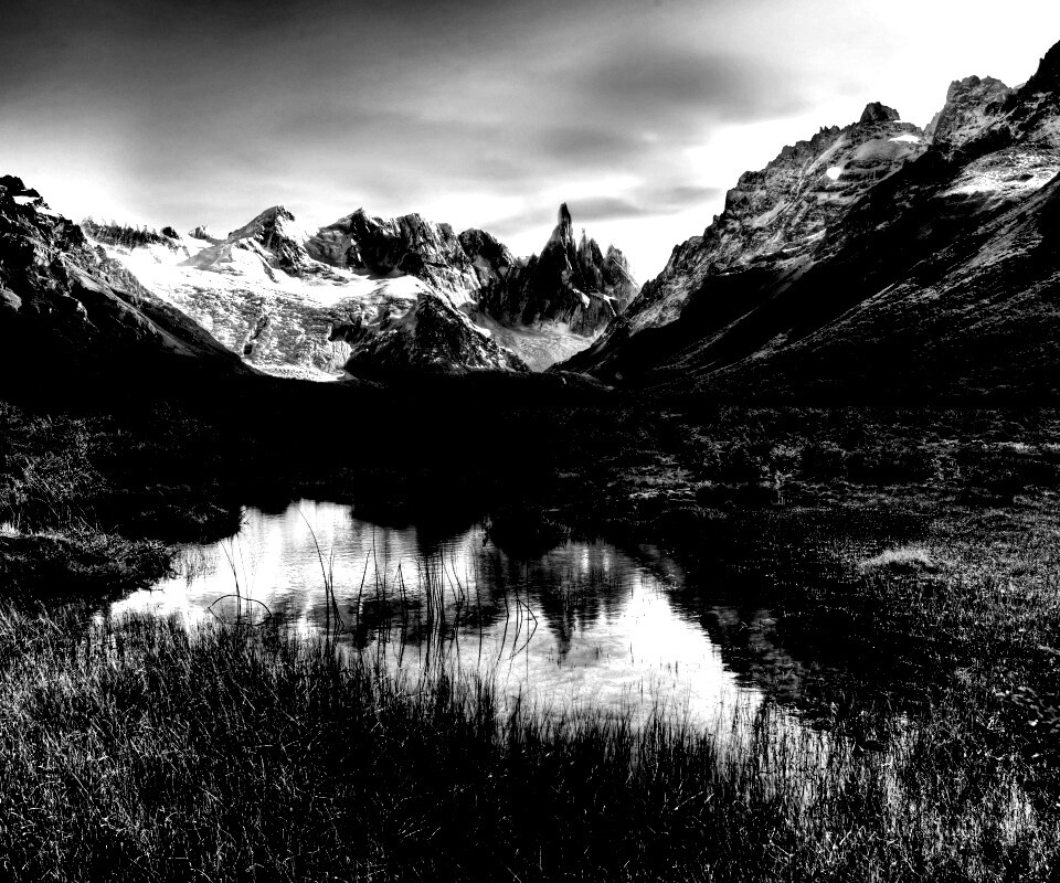 Болота на фоне гор обои