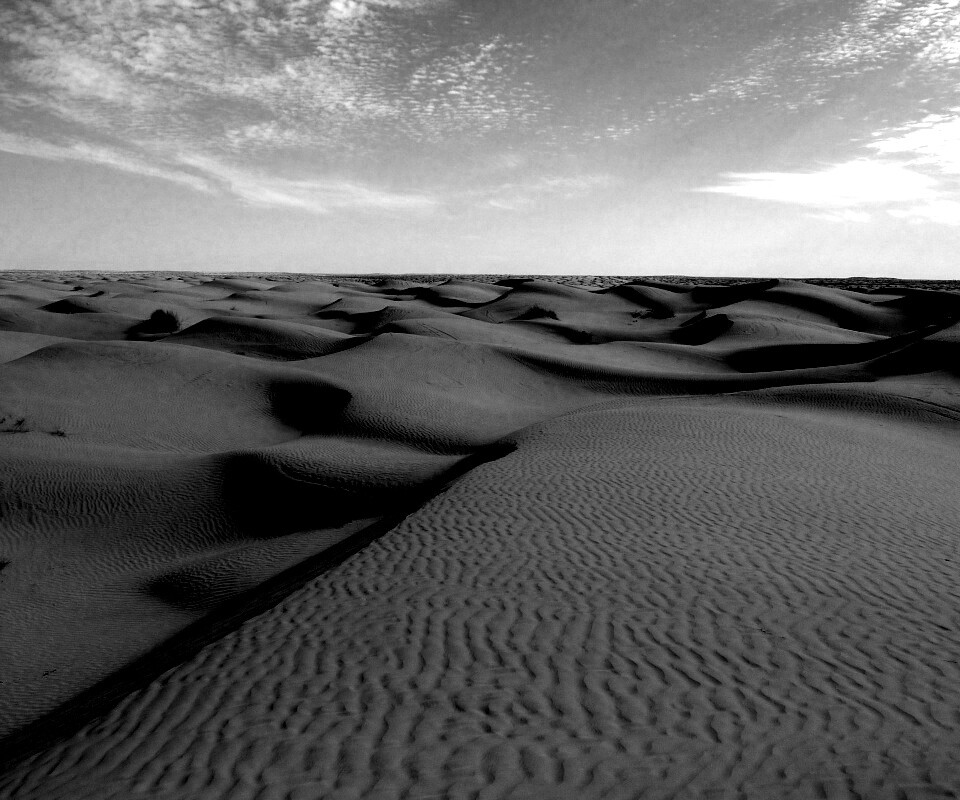 Пустыня до самого горизонта обои